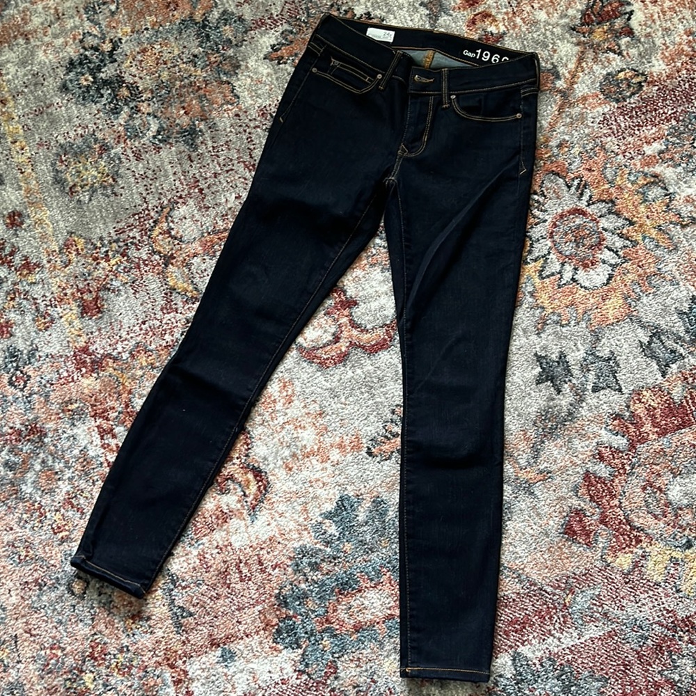 NWOT GAP legging Jean.  24P dark blue